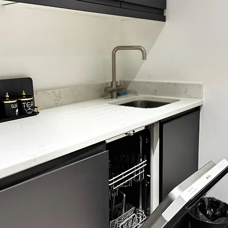 Royal Stay-leeds Centre *